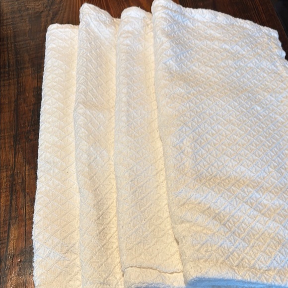 Zara Home Textured White Pillow Covers - 4 covers included - Picture 5 of 6